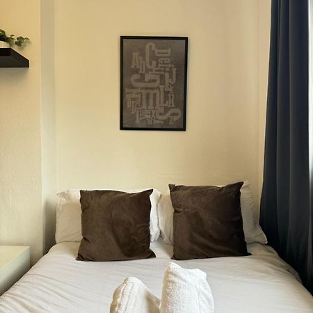 2 Bed Apt Sofa Bed Up To 6 Londra Exterior foto