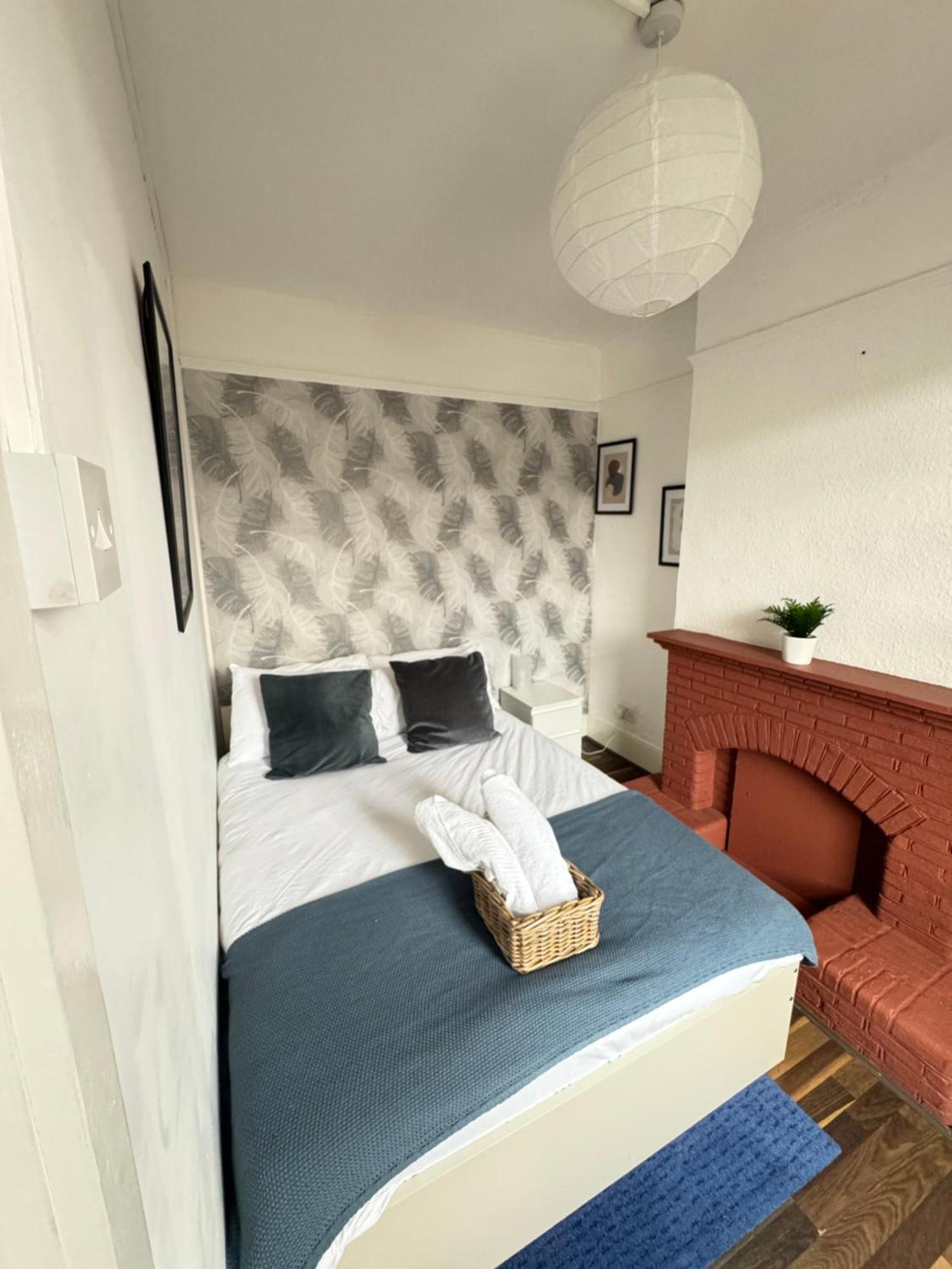 2 Bed Apt Sofa Bed Up To 6 Londra Exterior foto
