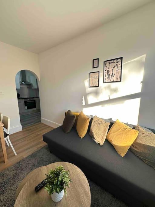 2 Bed Apt Sofa Bed Up To 6 Londra Exterior foto