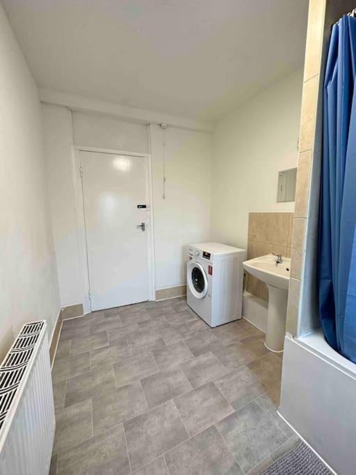 2 Bed Apt Sofa Bed Up To 6 Londra Exterior foto