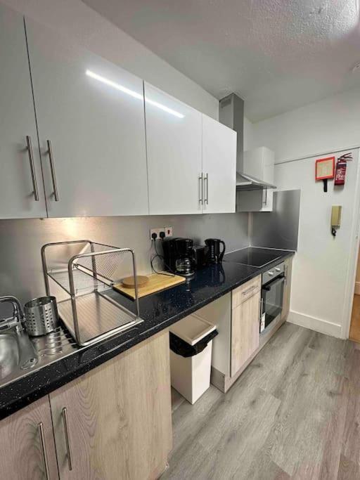 2 Bed Apt Sofa Bed Up To 6 Londra Exterior foto